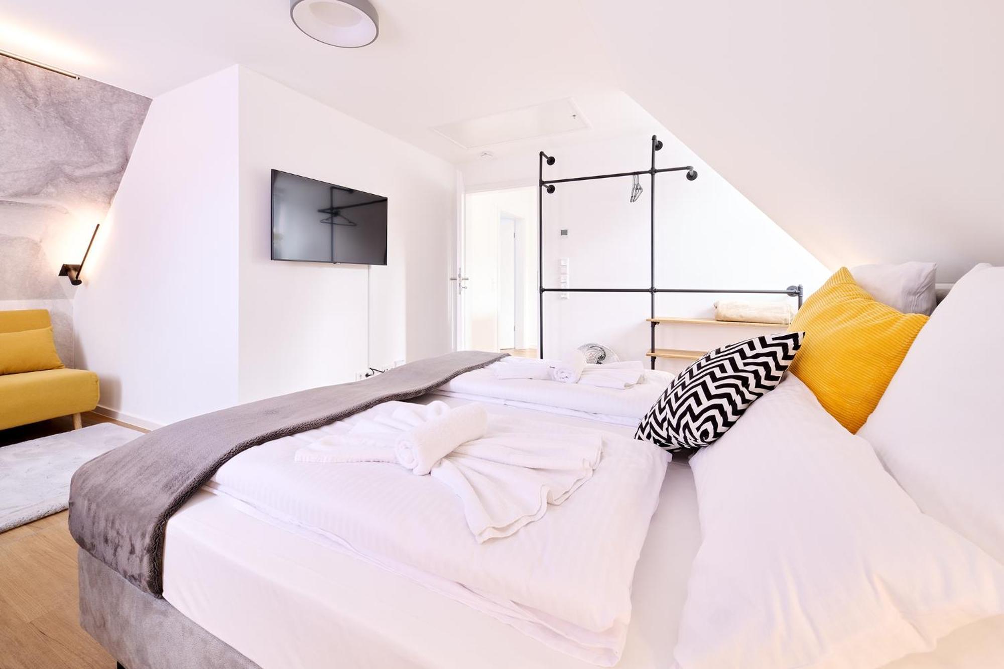 Xzllenz - 4 Schlafzimmer, Zentral, Parken, U-Bahn, 2 Baeder, 4 Smart-Tv, Optional Einzelbett Нюрнберг Экстерьер фото